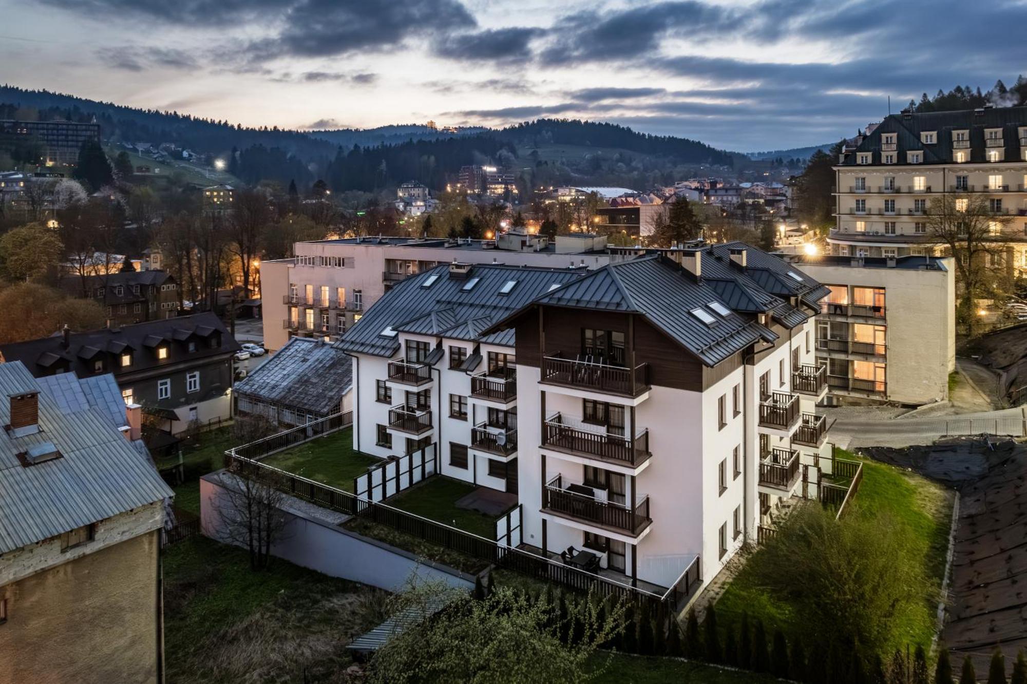 Apartamenty Sun & Snow Centrum Cicha 크리니차 즈드로이 외부 사진